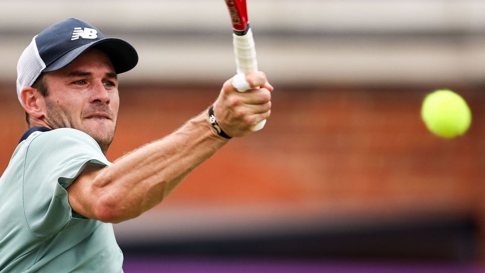 而石昱婷则 而石昱婷则